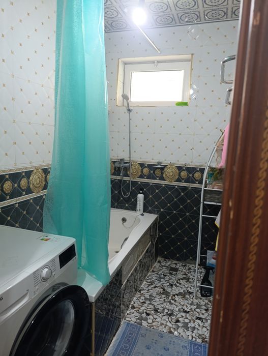 Ўзимни уйимни сотаман.Маклермасман.Ҳовли сотилади,4 сотих ховли