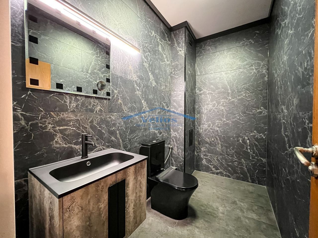 Дава се под наем Офис в София, Лозенец - 106 кв.м за 1090 € - Снимка #7