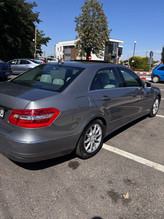Mercedes E-Class w212 VÂND SAU SCHIMB