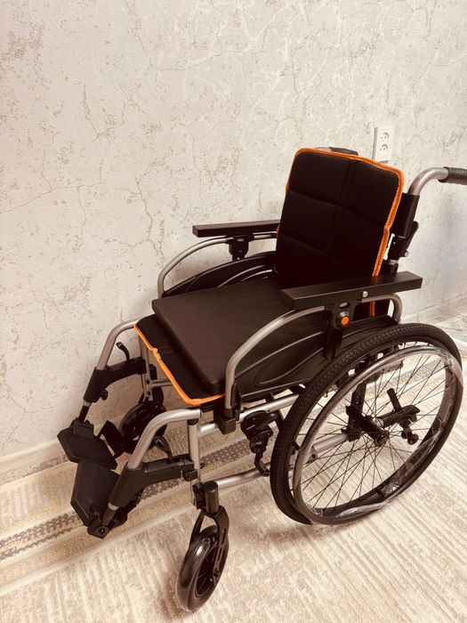 Продам инвалид коляску