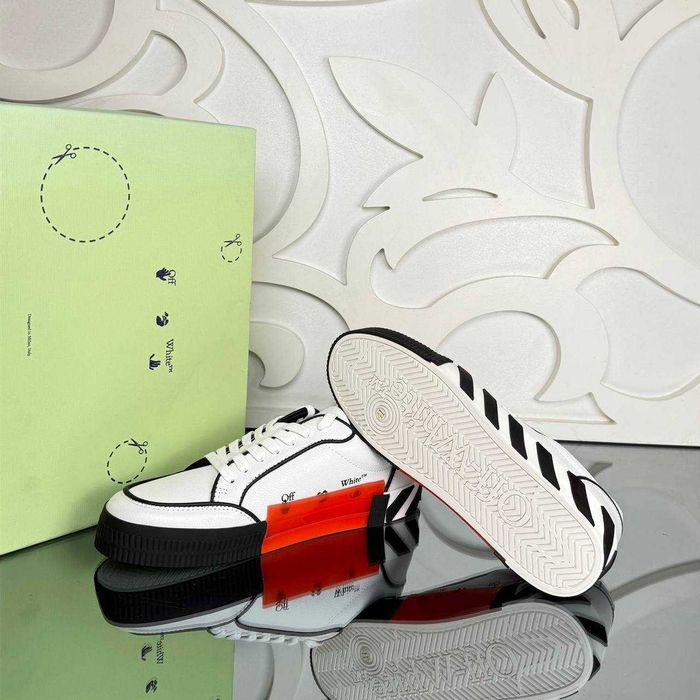 Adidași bărbați piele
