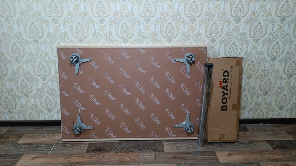 Стол со съемными ножками