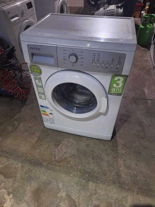 Masina de spalat rufe Arctic / A+++ / 5 Kg / 1000 RPM / IMPECABILA