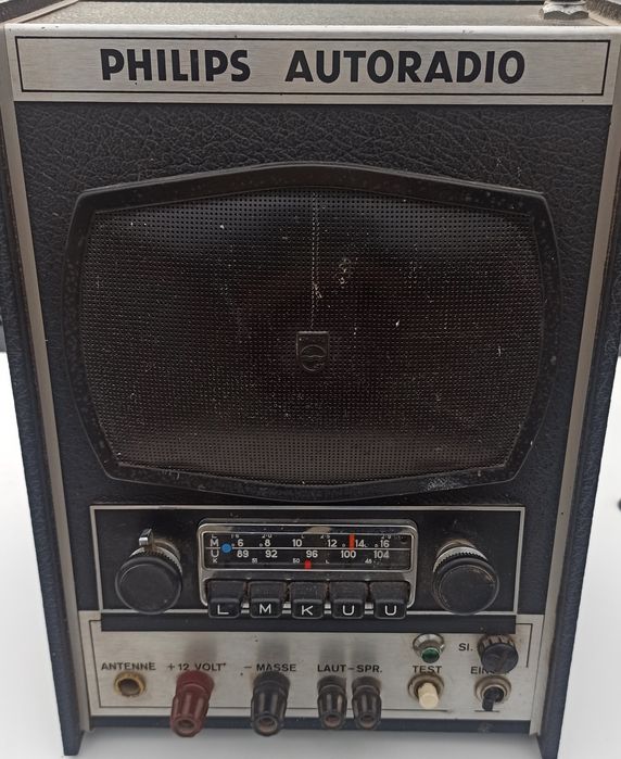 Casetofon auto citește anunțul