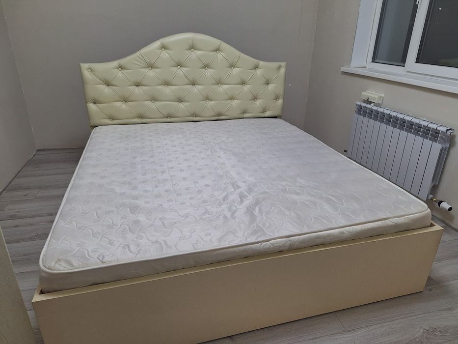 Кровать 2 спальная, б/у, в отличном состоянии