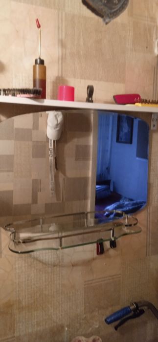 Зеркало с полочкой полукруглое