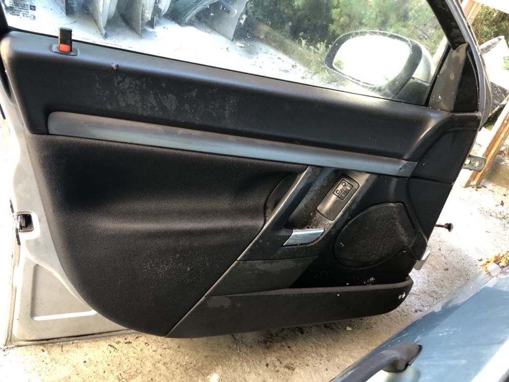 Opel zafira 2 gen врати