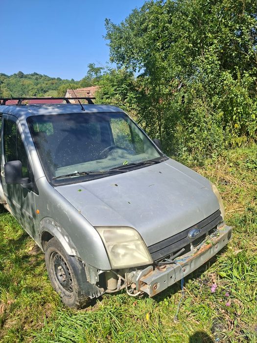 Vând Ford tourneo