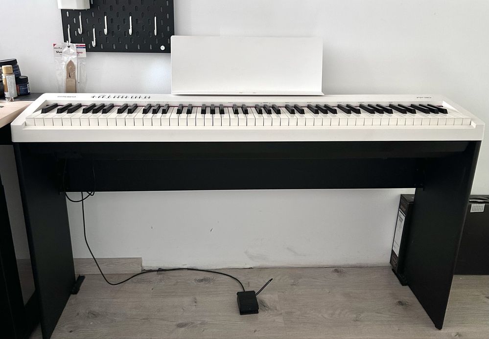 Pian Roland FP-30 White