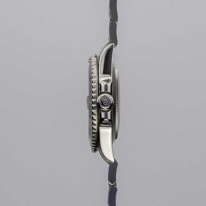 Rolex Oyster Submariner Date 116610LN