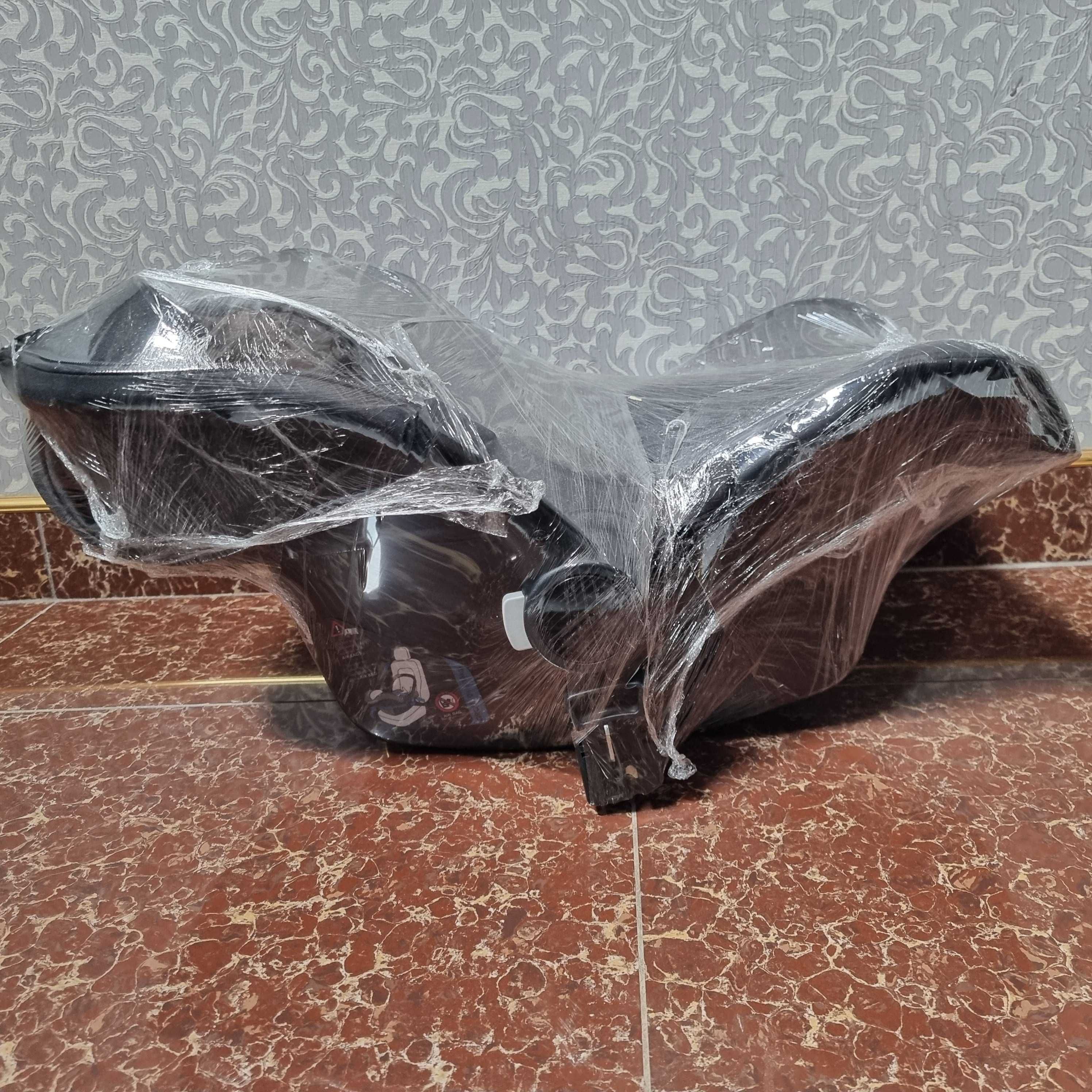 Коляска Skillmax Pierre Cardin 2 в 1 в автокресло + сумка, чехлы.
