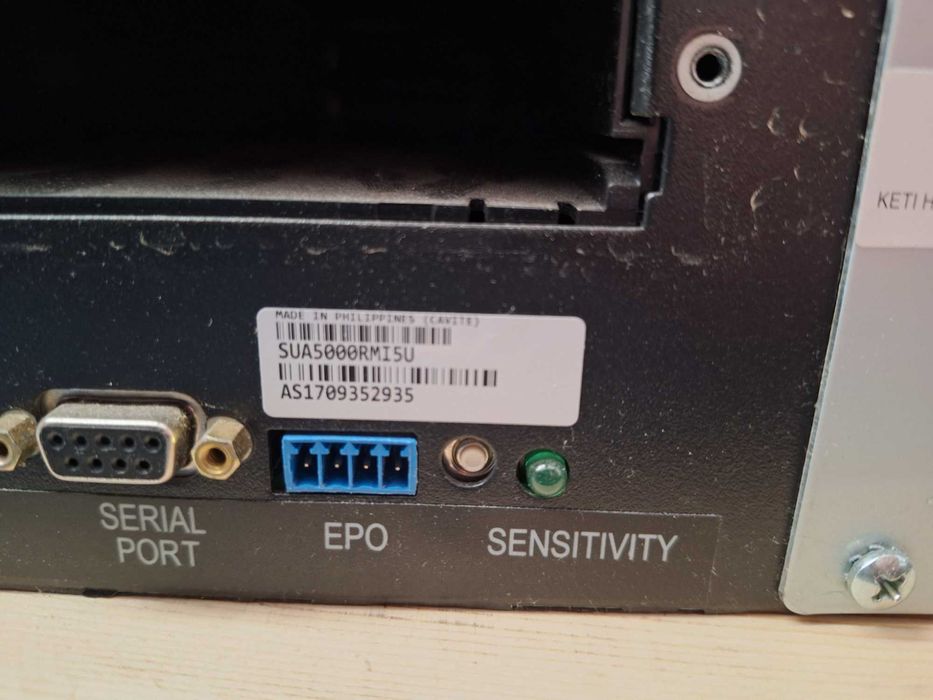 APC Smart-UPS 5000VA 230 V rack/tower SUA5000RMI5U