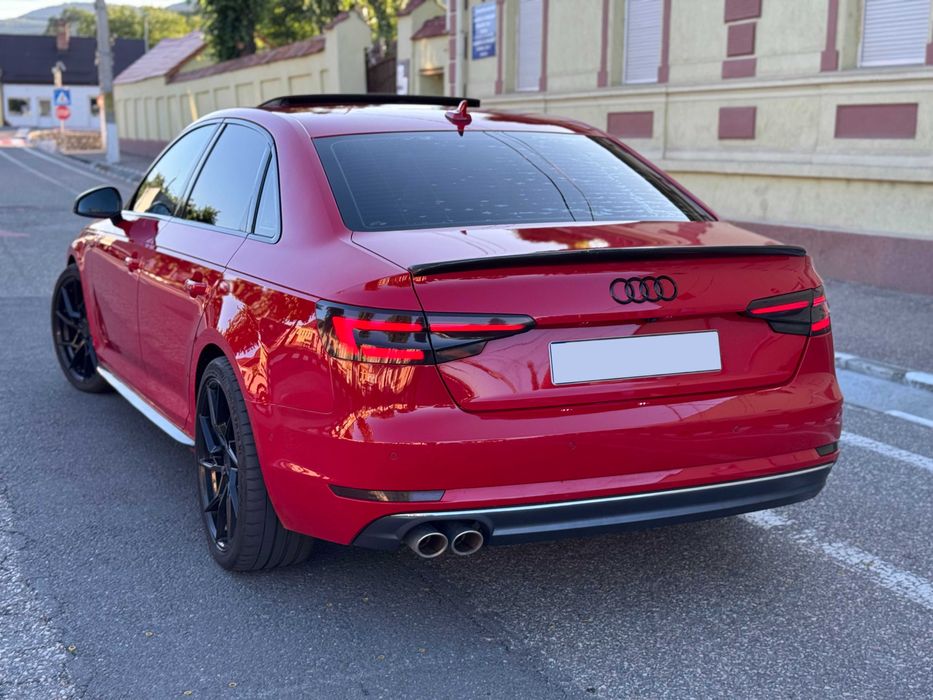 Audi A4 S-line limousine