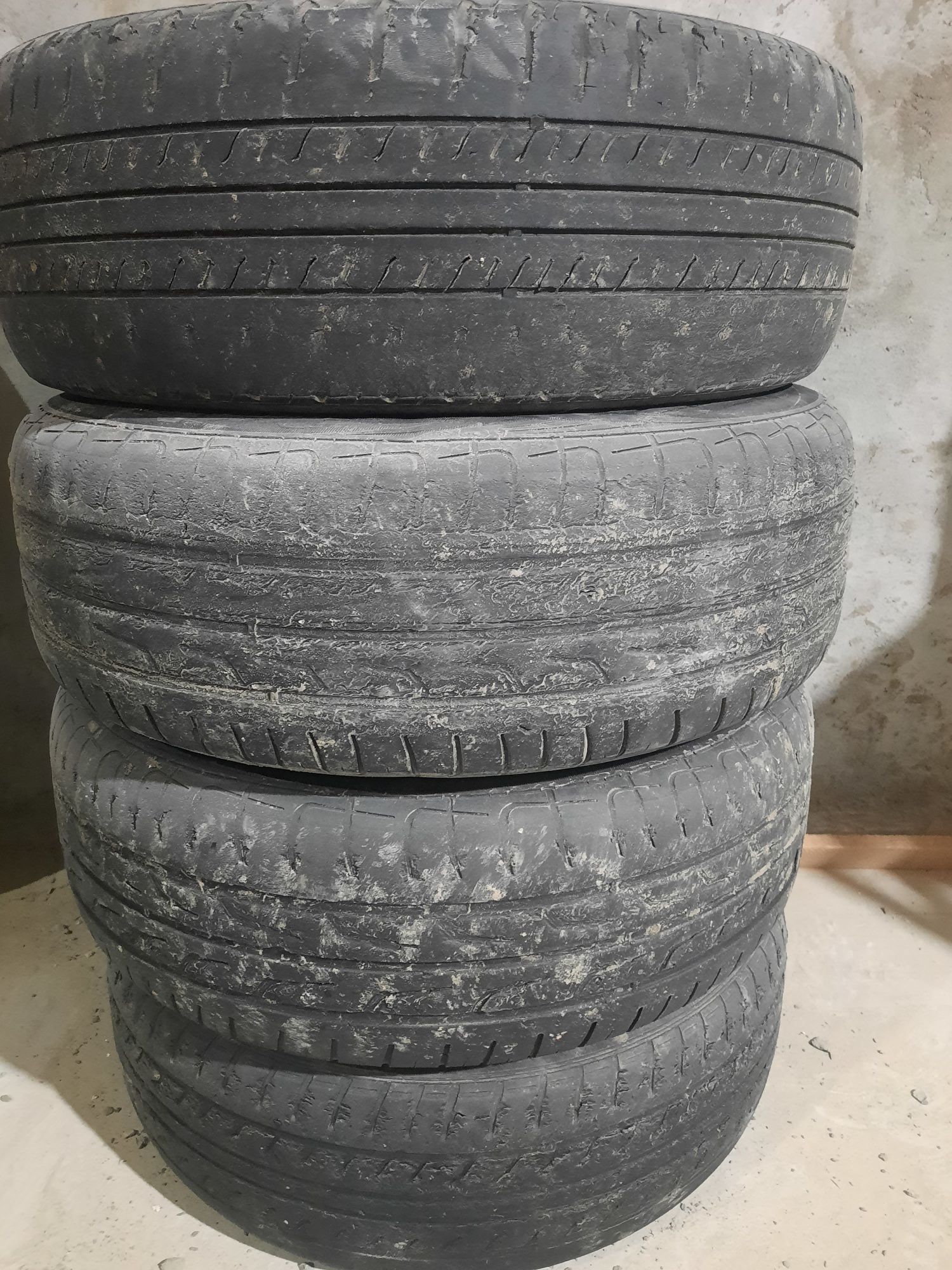 Продам диски с летней резиной комплект. 185/65R15