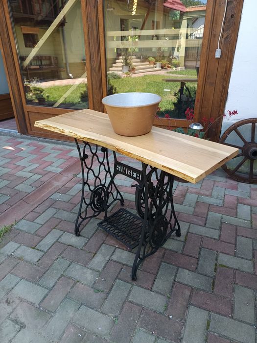 Lavoar baie , mașină de cusut