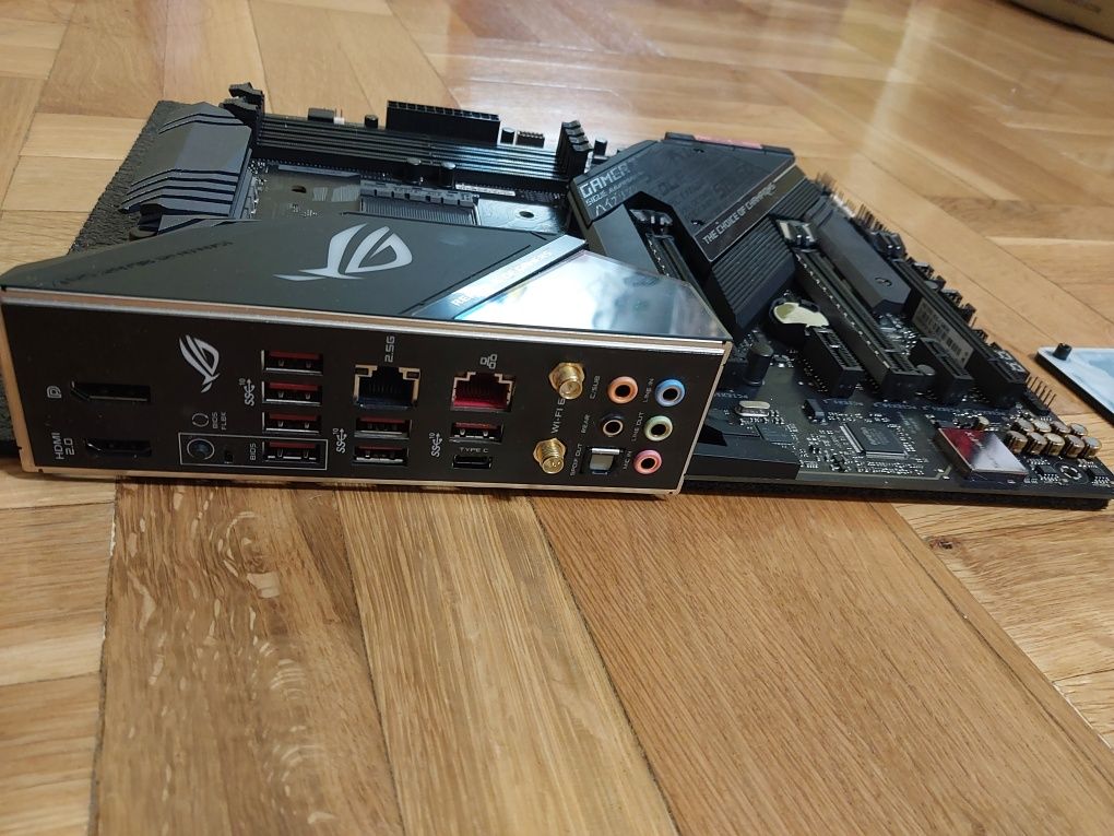 Asus ROG StriX X570-E Gaming Wi-Fi , AM4
