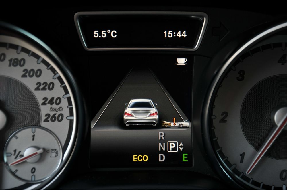 Mercedes Benz CLA 220d 170cp 2015 Automat/Led/IncalzireScaune/Clima !