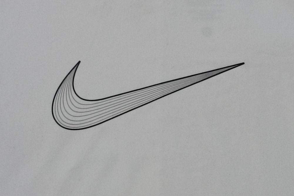 Nike DRI-FIT Swoosh Tee оригинална тениска ръст 128-137см Найк спорт