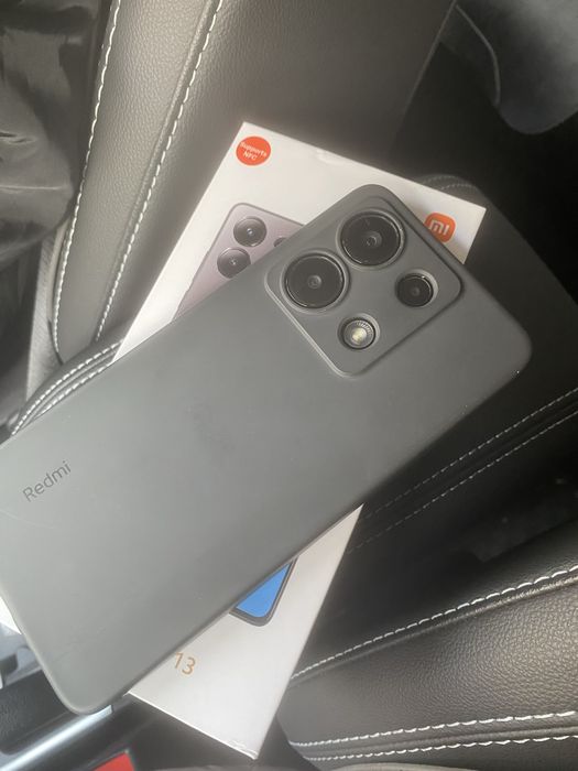 Продается телефон Redmi note 13