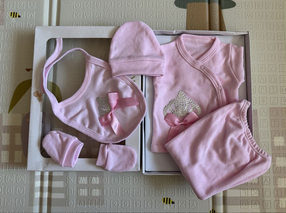 Бебешки комплект от 5 части Нов