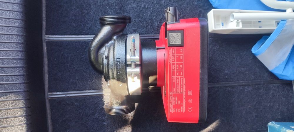 Vând pompa Grundfos