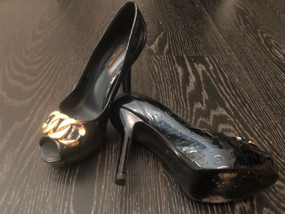 Sandale Louis Vuitton, vintage, stare foarte bună, masura 37 1/2!