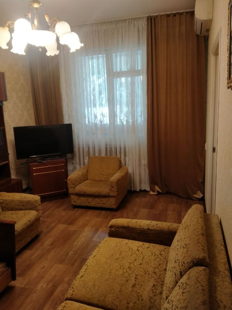 Метро Чиланзар 16кв-л 2/1/4 ПРОДАЕТСЯ СВОЯ СРОЧНО