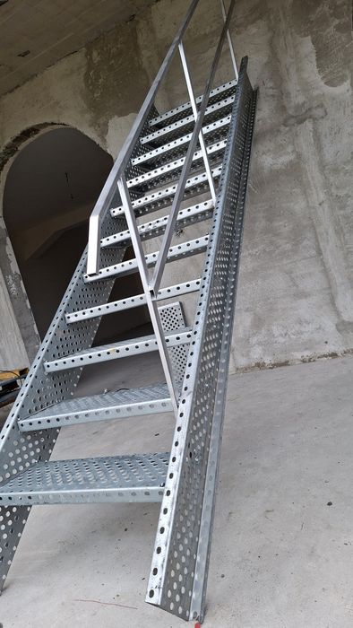scarii metalice zincate exterioare și pentru incendii 50%