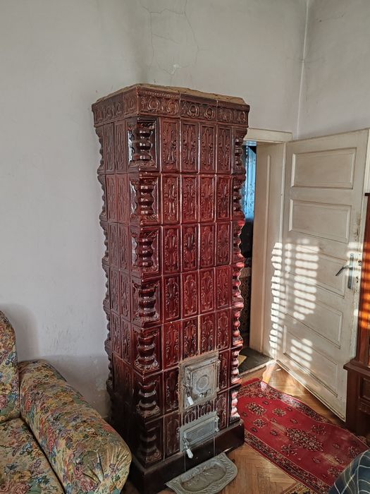 Vând  mobile și sobe de teracote
