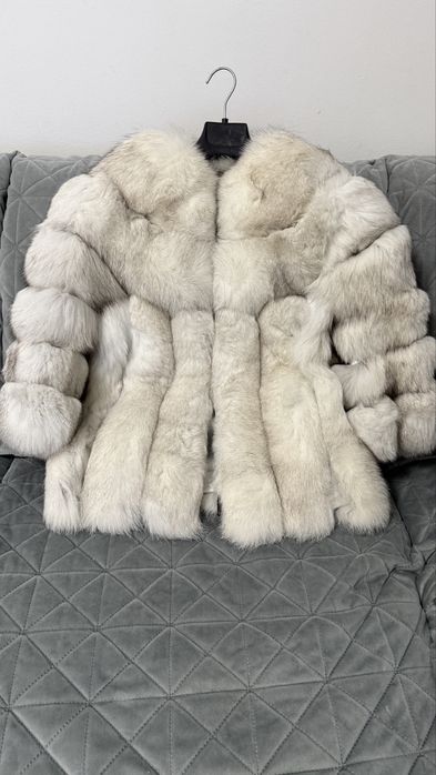 Haina din blana naturala vulpe