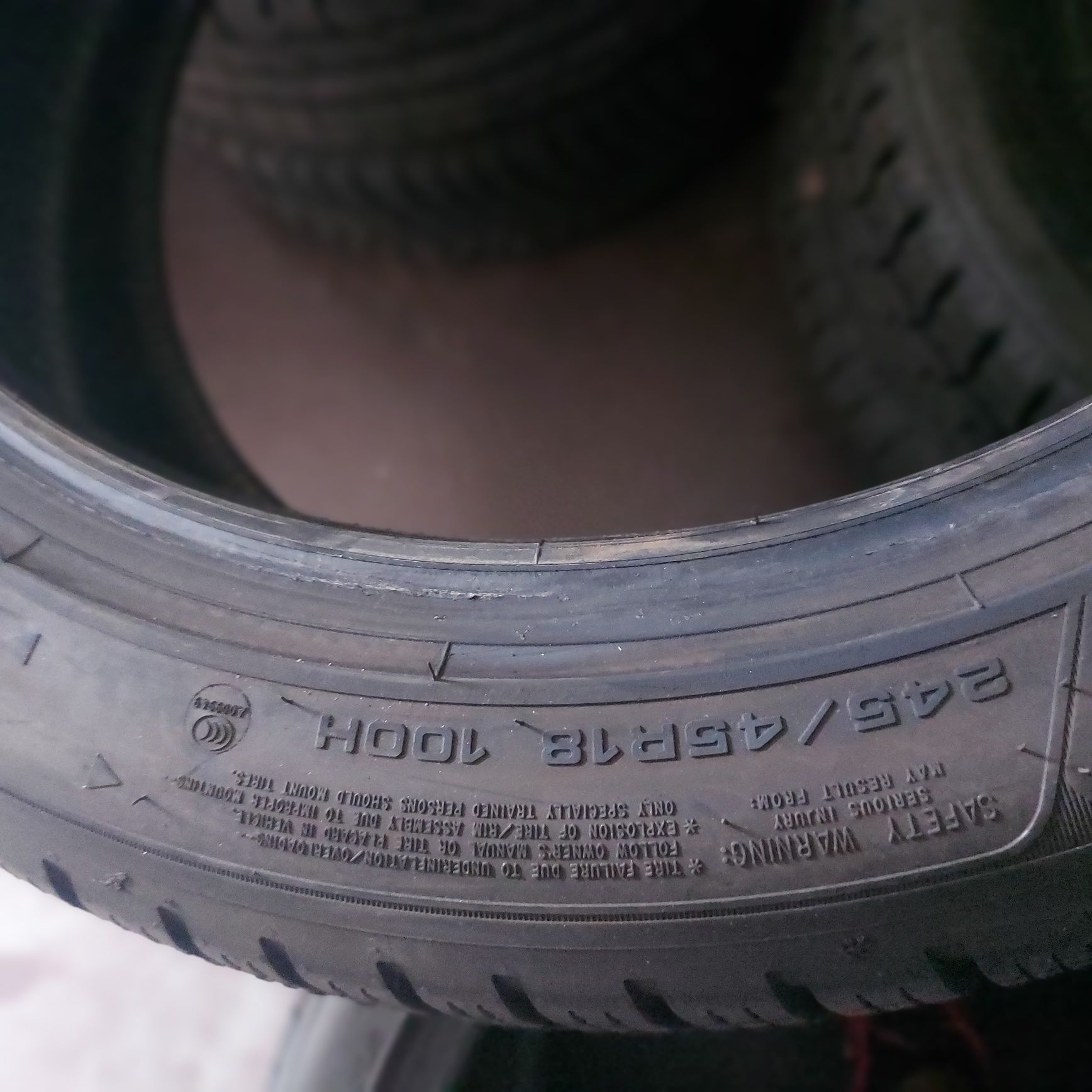 245/45/18"goodyaer 1бр.гума