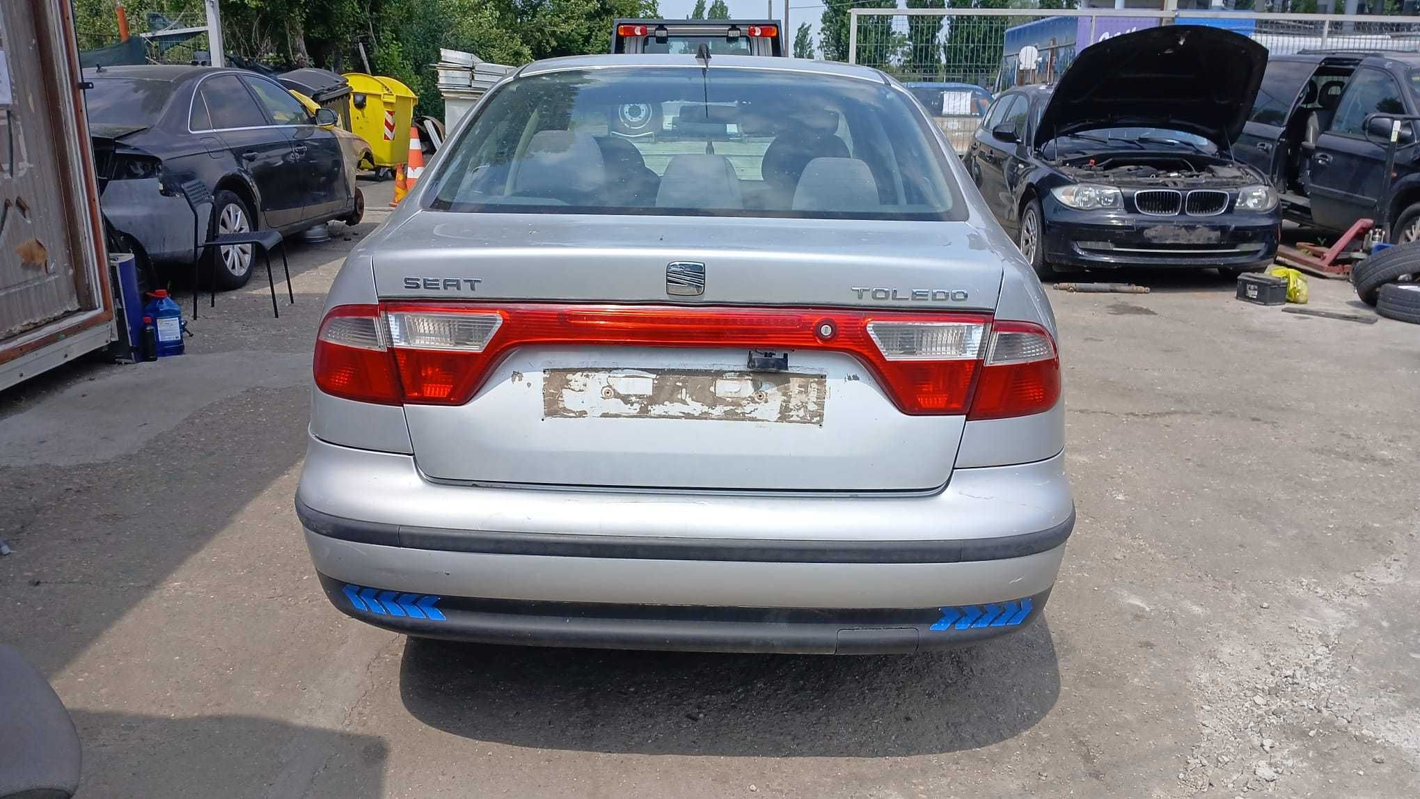 Dezmembrez Seat Toledo 1.6 Benzina Din 2004 - AZD