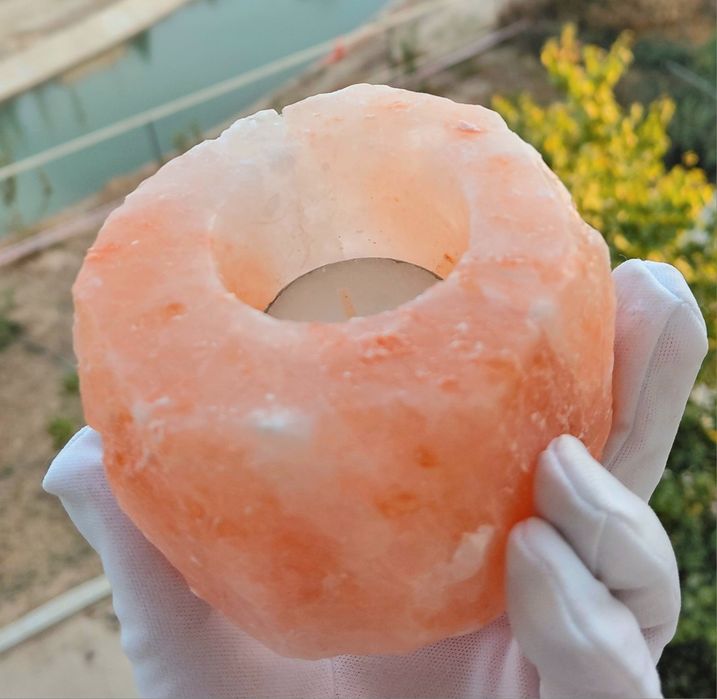 Подсвечники из натуральных камней.