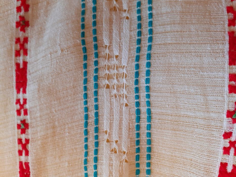 Stergar ornamental autentic,cusut la război pe pânză fina