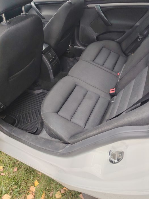 Vând Skoda Octavia 2DSG