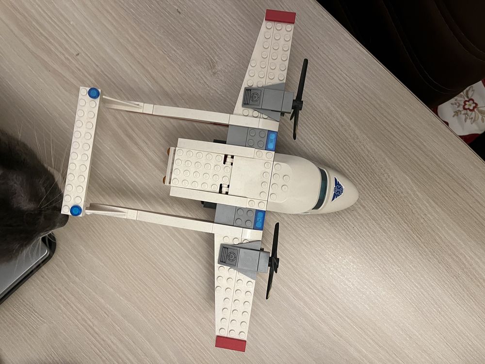 Lego ptr baietel au mai ramas masinile pe care le vand cu 50 ron buron