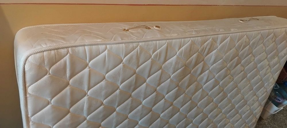 Подарявам матрак  
 114см./190см.