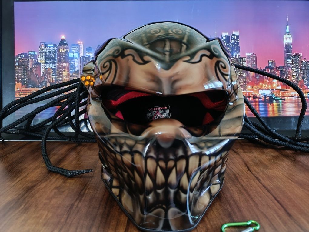 Мото шлем PREDATOR