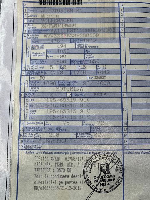 Vând mașina pentru reparat sau pentru programul Rabla