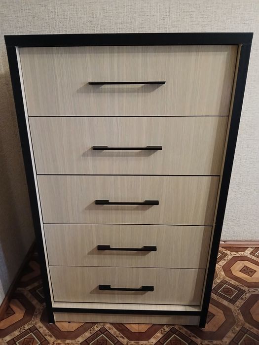 Продаётся вместительный комод