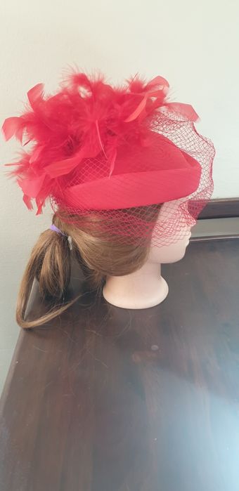 Palarie pentru nuntă roșu