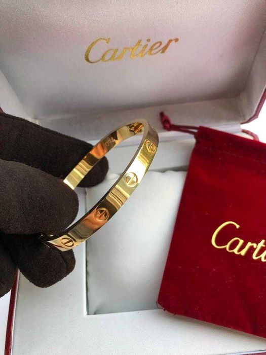 Brățară model Cartier LOVE 21 Gold 18K