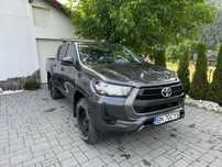 Toyota Hilux 2024 - usor avariat