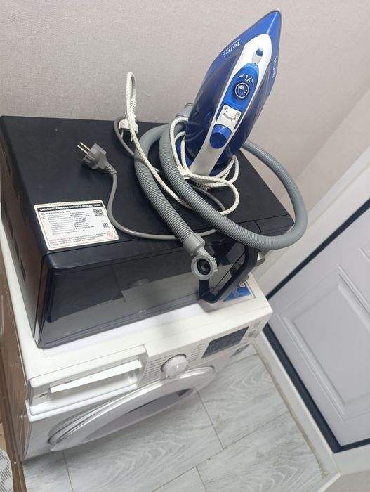 Продам стиральную машину, микроволновку и утюг.