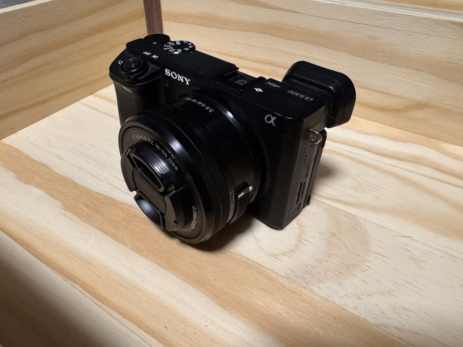 Aparat foto Sony Alpha a6400 + Obiectiv 16-50mm OSS