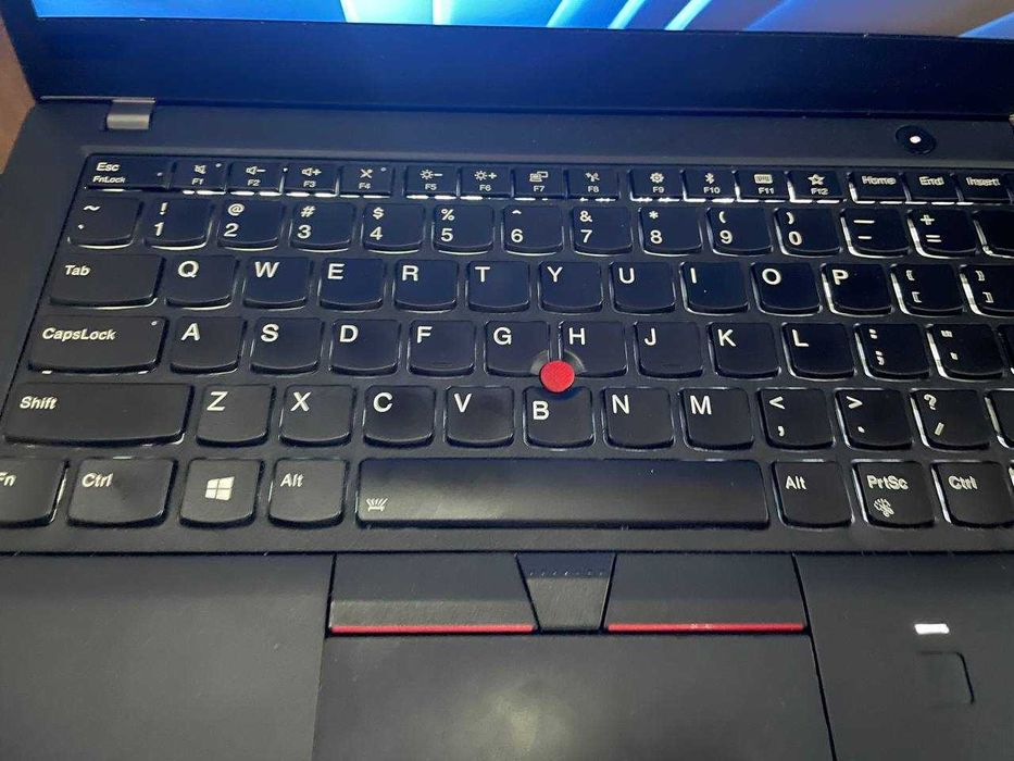 Lenovo ThinkPad T480s — надёжный и лёгкий ноутбук для работы и учёбы.