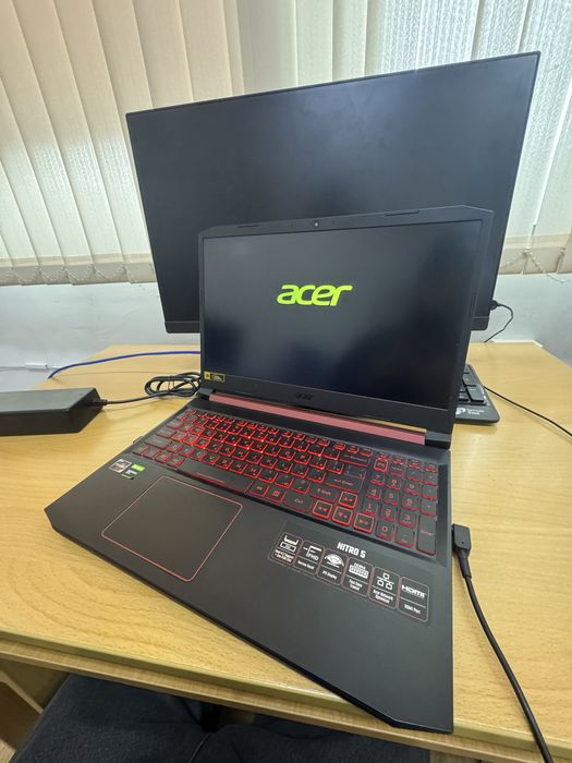 Продам ноутбук в идеальном состояние