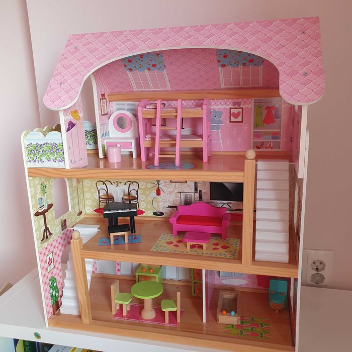 Дървена къща за кукли, дървено конче люлка, дървена кухня