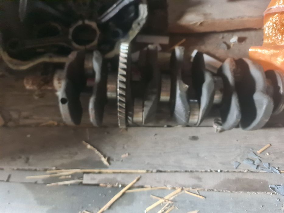 Продам коленвал, шатуны, подон на камни 40