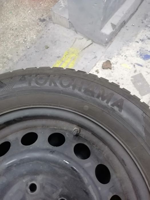 Anvelope în stare buna  iarna 215/60/16 dot 2019 și 3 jante tabla